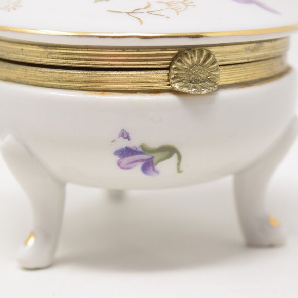 VTG Trinket Box Footed Purple Violets Porcelain Hand Painted Gold Hinge Round - Picture 10 of 16